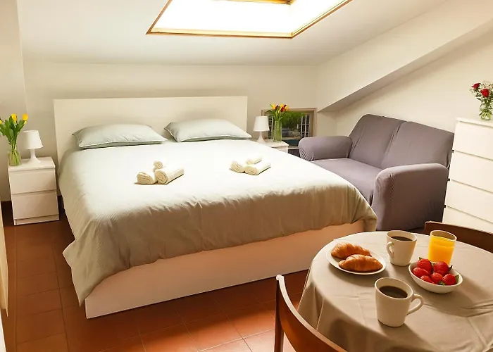 Cozy Little Penthouse With Terrace In Apartament *