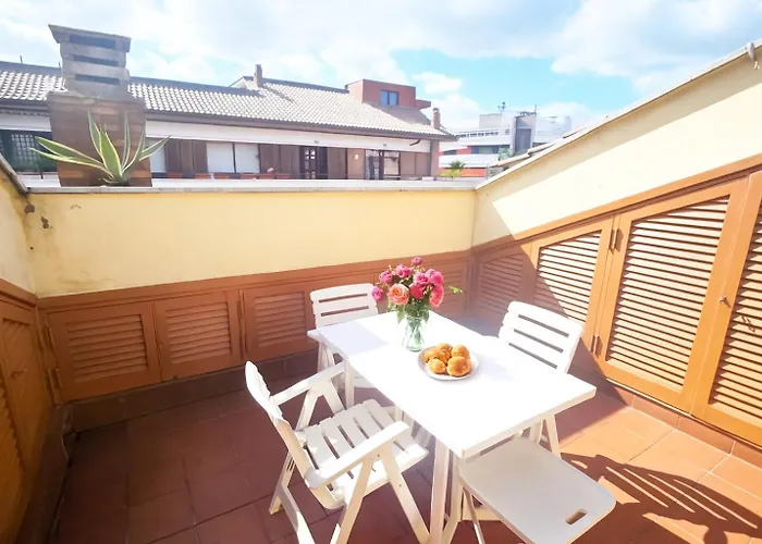 Cozy Little Penthouse With Terrace In Apartament