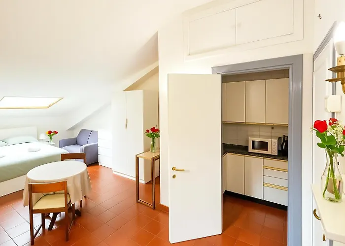 Cozy Little Penthouse With Terrace In